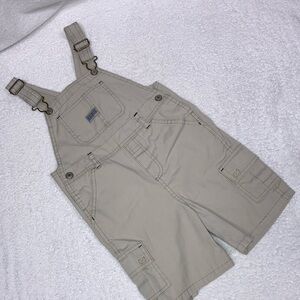 Old navy lightweight tan cargo style shortalls size 5t